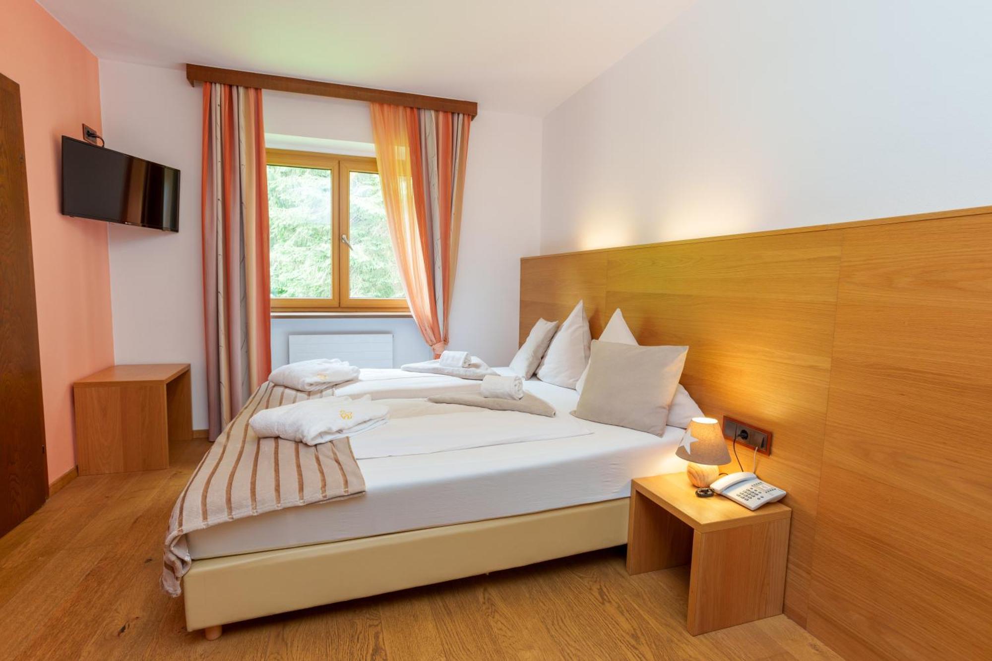 Hotel Kuenstleralm Kaprun Εξωτερικό φωτογραφία