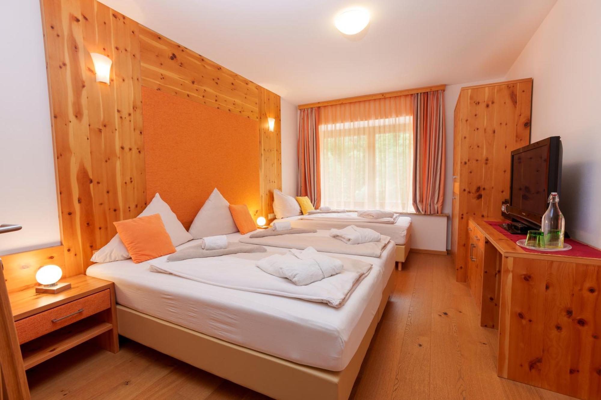 Hotel Kuenstleralm Kaprun Εξωτερικό φωτογραφία