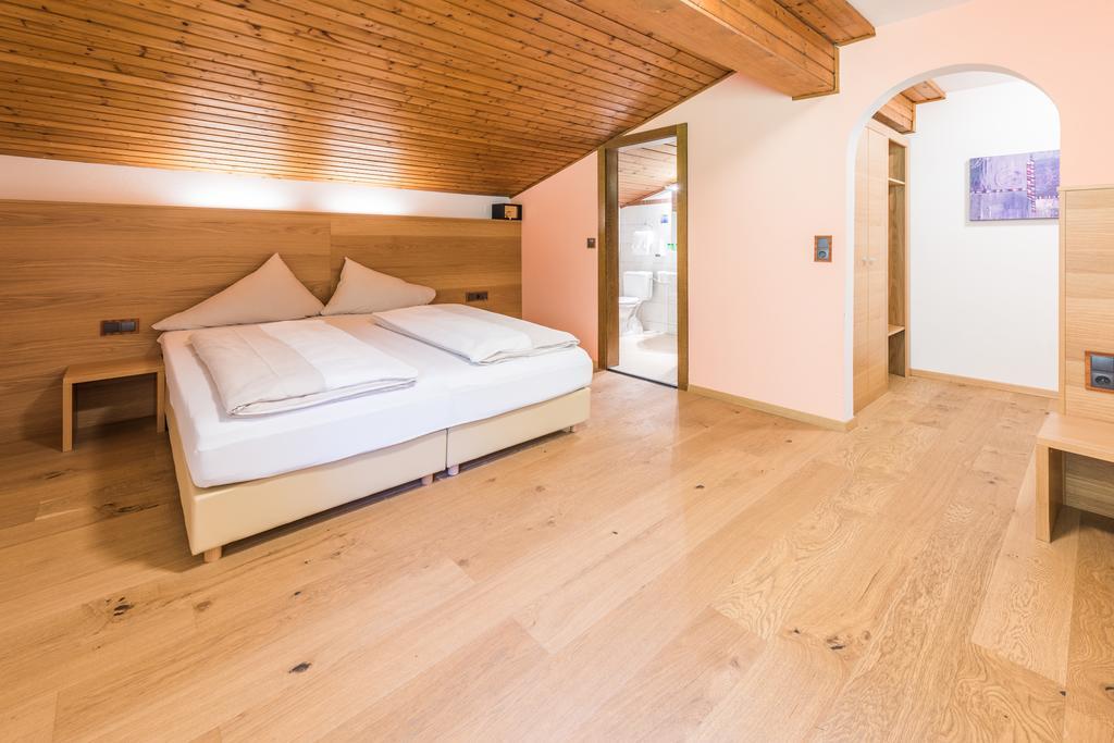 Hotel Kuenstleralm Kaprun Εξωτερικό φωτογραφία